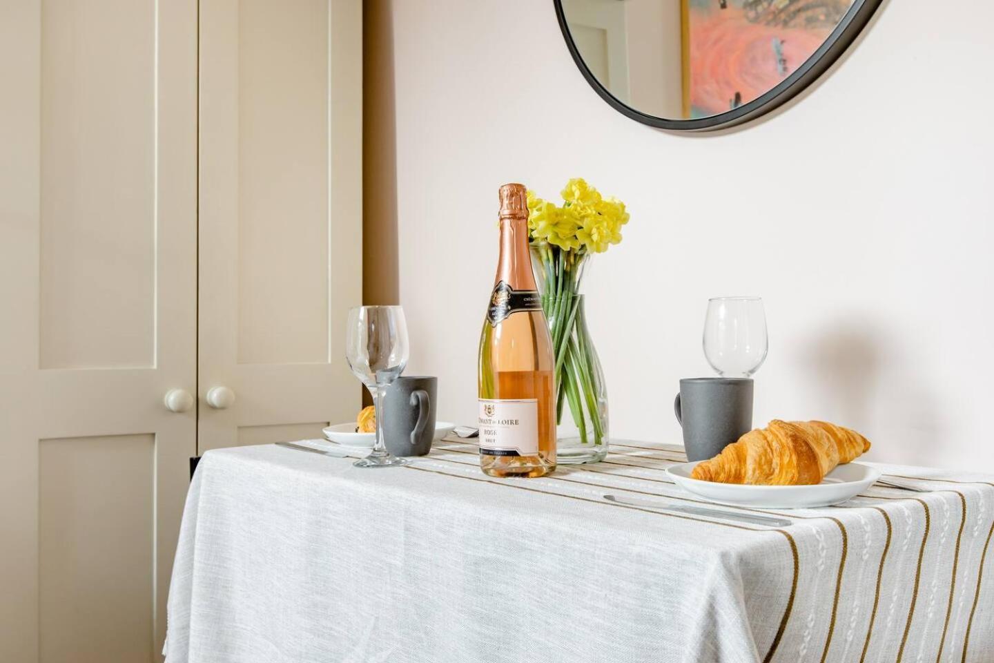 Clapham - Kingsize Bed - En-suite - Private Patio - Peaceful Space - HOMESTAY Londres Exterior foto