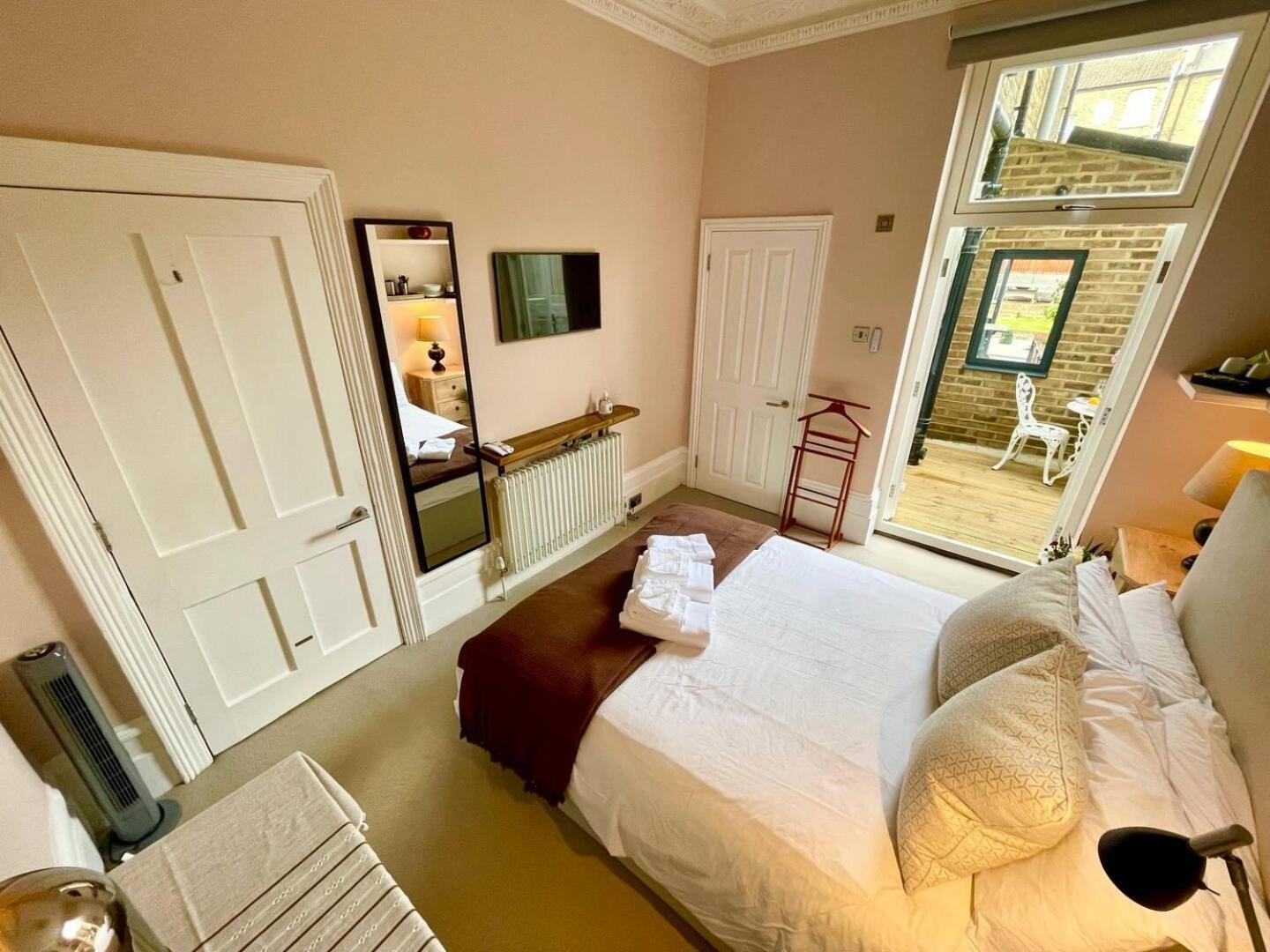 Clapham - Kingsize Bed - En-suite - Private Patio - Peaceful Space - HOMESTAY Londres Exterior foto